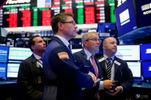 Market Jitters: Wall Street Braces for Potential AI Bubble Burst as 2025 Ends