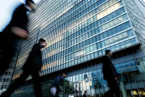 SoftBank in High-Stakes Race to Close $22.5 Billion OpenAI Deal Before Year-End